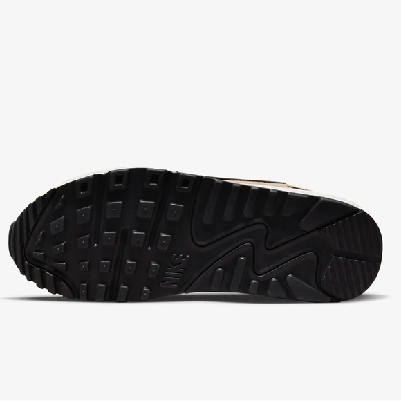 Nike Air Max Futura 90 Sz 6 — brand new, never worn without box - Picture 3 of 7